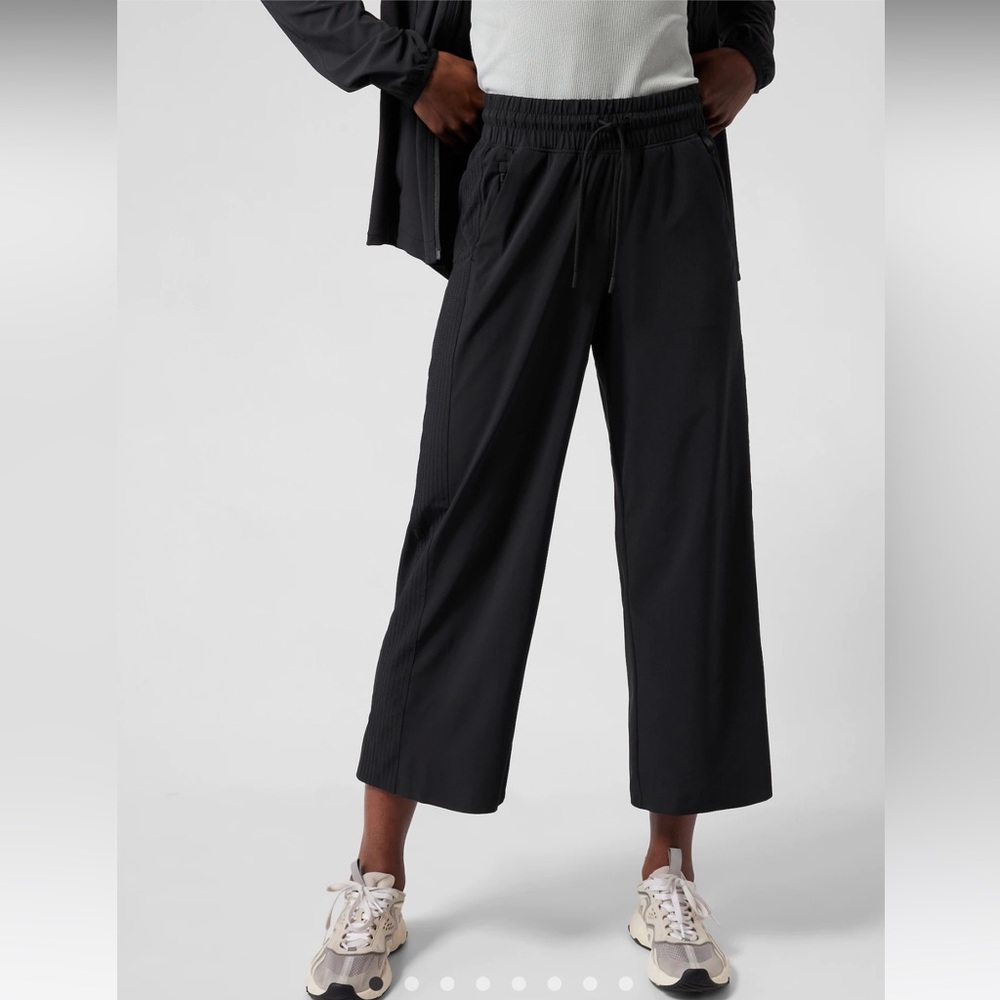 Athleta Avenue Wide Leg Crop Pant, sz 10 Petite